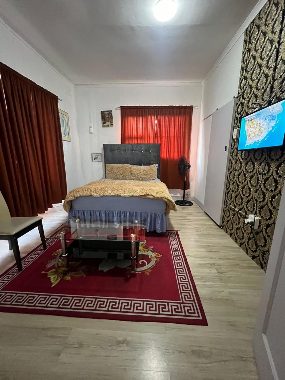 M5 Park Bed & Breakfast *