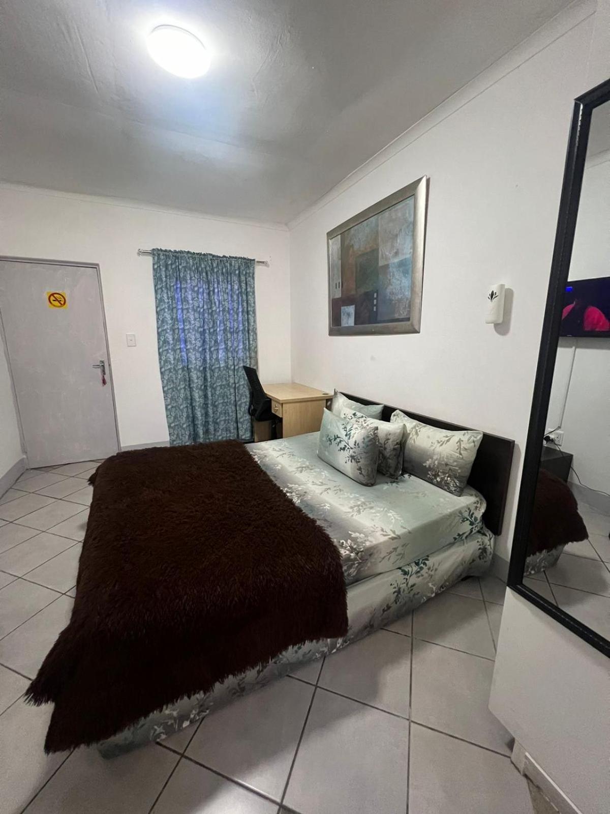 M5 Park Bed & Breakfast Cape Town