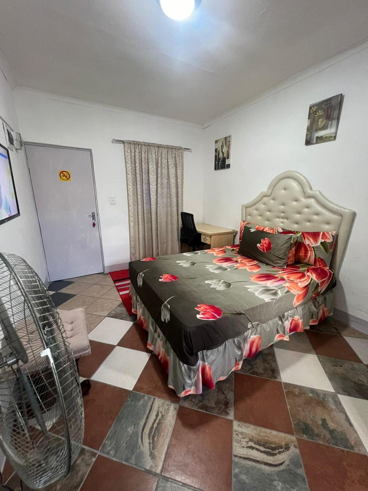 M5 Park Bed & Breakfast *